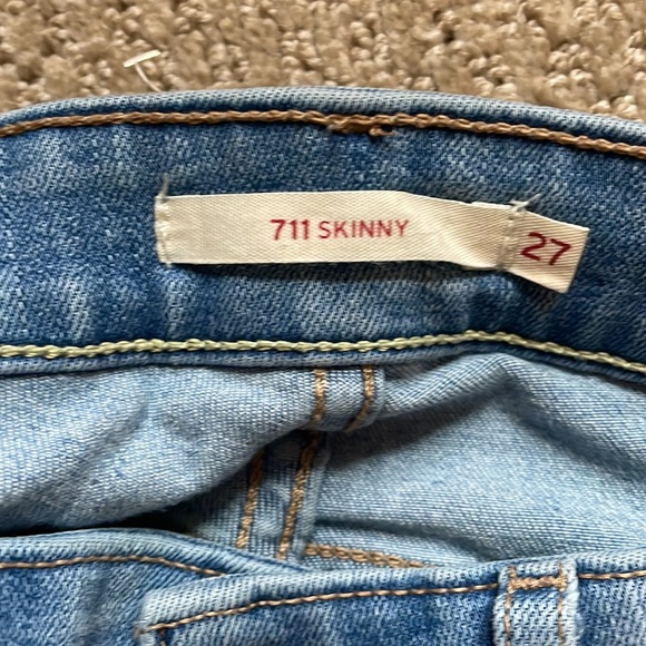 Levi’s 711 skinny Jean - Picture 3 of 3